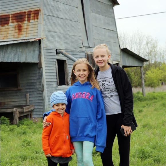 Meet your Posher, Josh - Picture 3 of 4